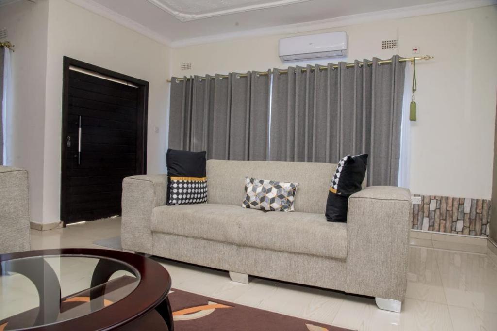 Royal Suites Apartments Lusaka Dış mekan fotoğraf