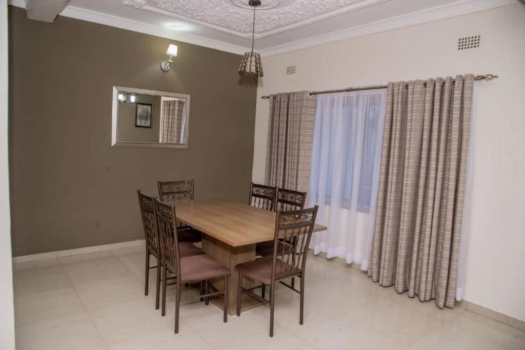 Royal Suites Apartments Lusaka Dış mekan fotoğraf